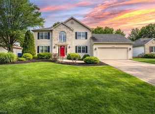 28580 Glen Hollow Ln, Olmsted Township, OH 44138