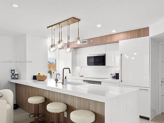 4th image of 90 Alton Rd APT 511
