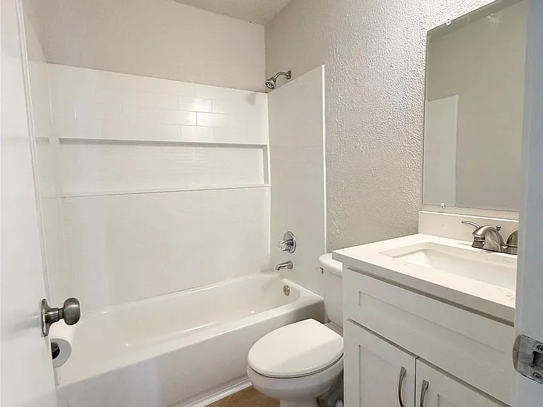 1915 Margalene Way #B — Photo 19