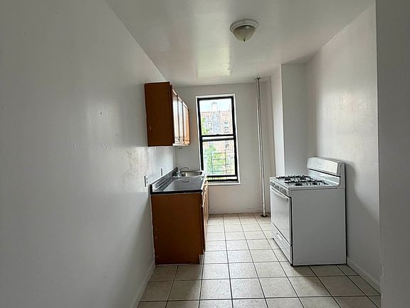 3rd image of 3510 150th St APT 5E