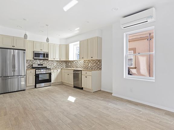 4th image of 75 Bay 20th St Floor 2