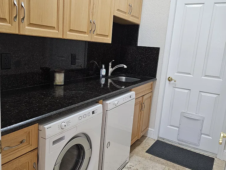 3119 Diplomat Pkwy W — Photo 14