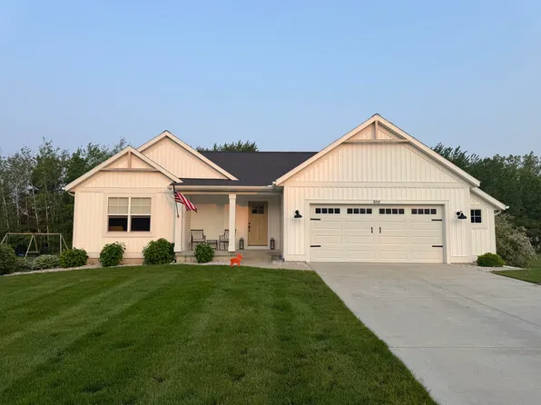 9241 Shoreway Dr, West Olive, MI 49460