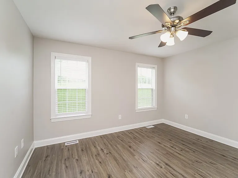 854 Loch Lomond Cir — Photo 8