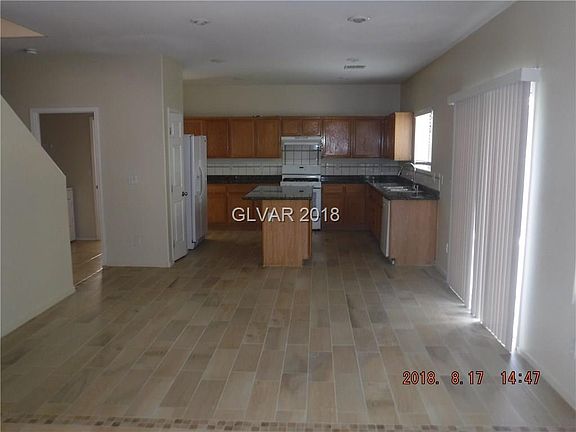 4th image of 2562 Highland Cliff Dr