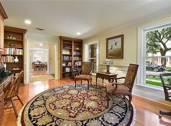 3rd image of 5560 Cherlyn Dr