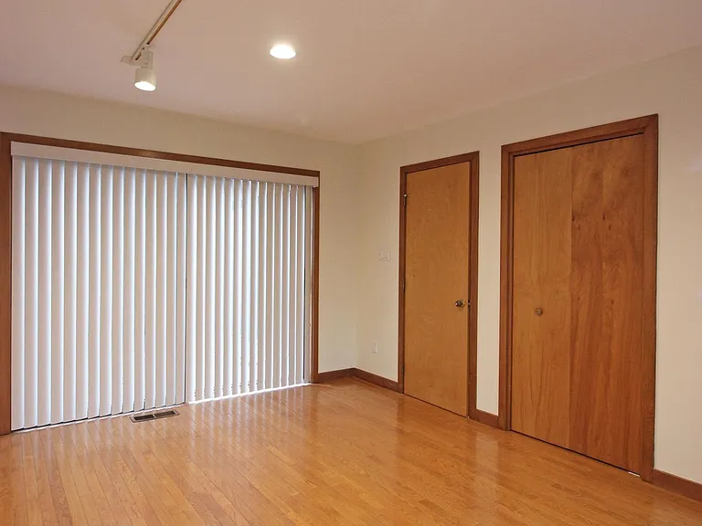 6872 Melrose Dr — Photo 19