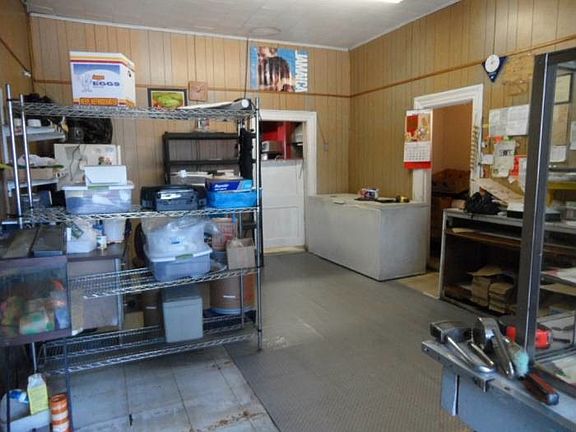 4th image of 11517 Farmers Blvd