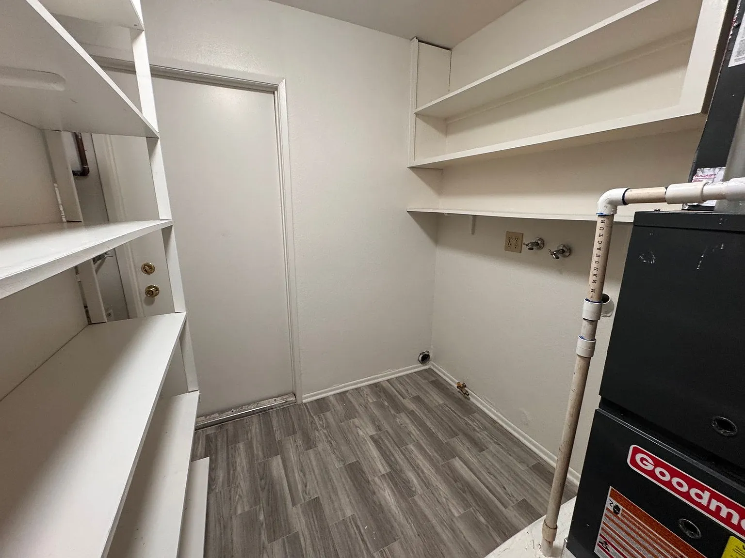 4 bed, 2.0 bath, 1652 sqft, $3,200 — Photo 3