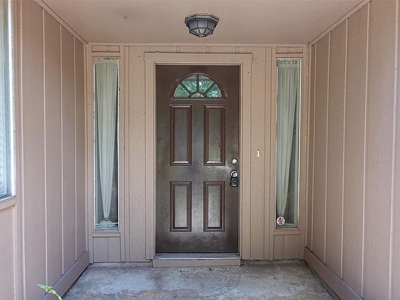 4th image of 12906 Newberry St