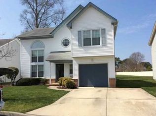 2208 Holly Berry Ln, Chesapeake, VA 23325