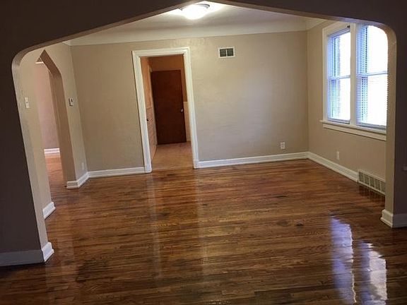 4th image of 9063 Pallardy Ln