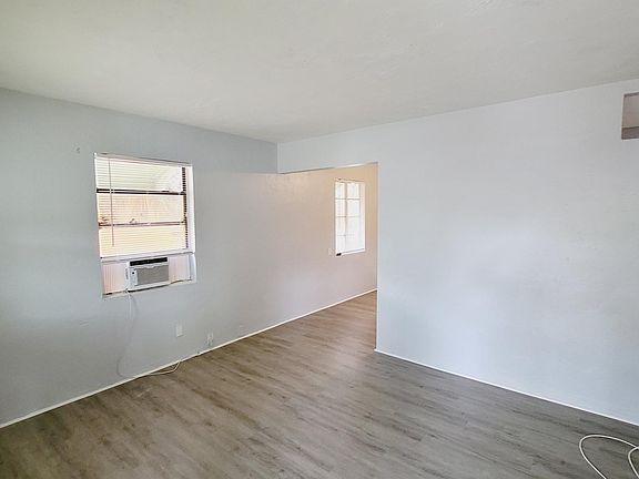 2nd image of 2011 Upton Ct S