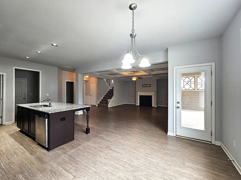 7561 Silk Tree Point — Photo 7