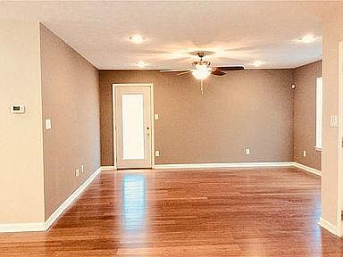 4th image of 2062 Bellefontaine St