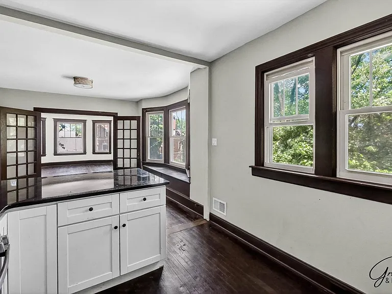 1923 W Bethune - James Landy — Photo 11