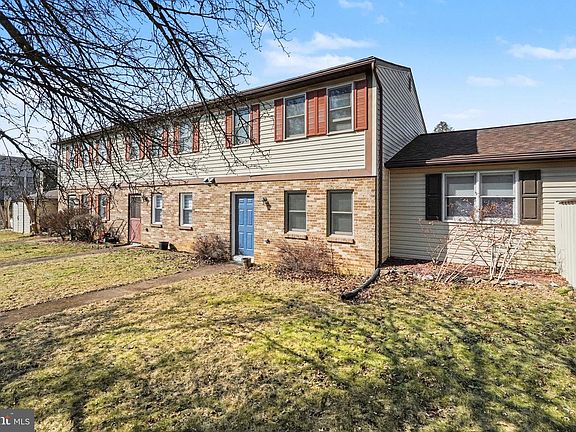 3rd image of 6903 Salem Park Cir