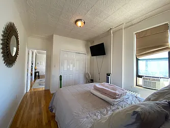 Rented by R New York