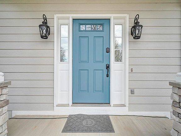 3rd image of 2302 Lake Retreat Rd