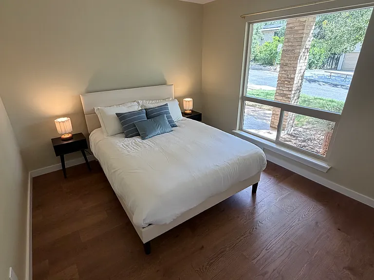 2504 Deerfoot Trl — Photo 30