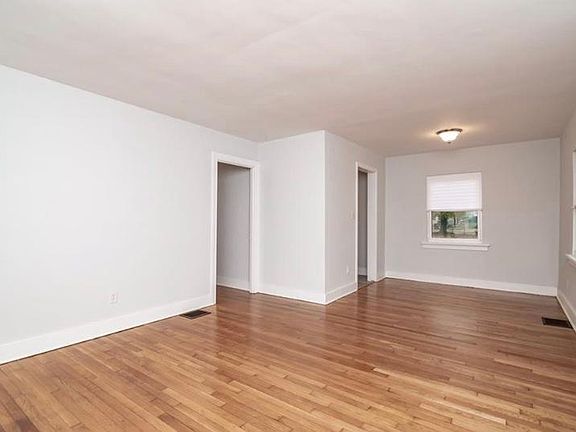3rd image of 820 Westover Hills Blvd