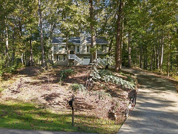 2nd image of 1528 Oakleaf Dr