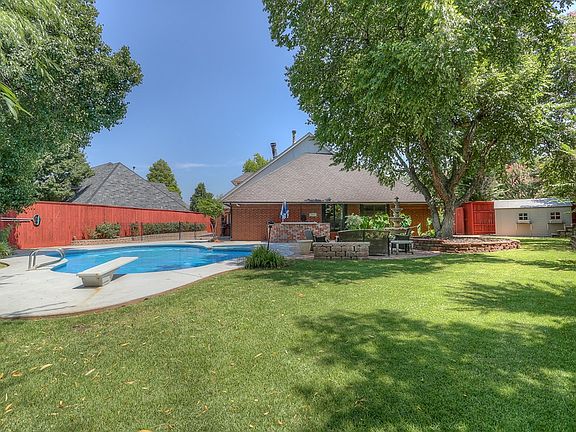 3rd image of 908 Glenmark Ct