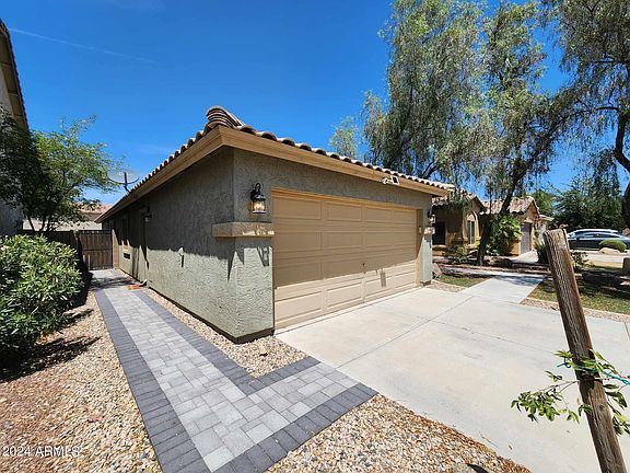 3rd image of 44866 W BAHIA Drive