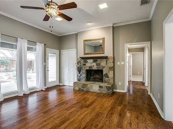 3rd image of 2225 Bunker Hill Cir