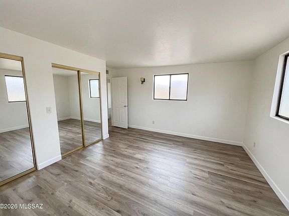 4th image of 1285 E East St