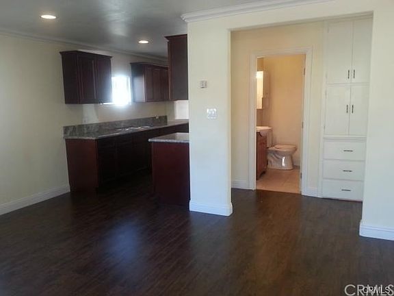 4th image of 12824 Oak St