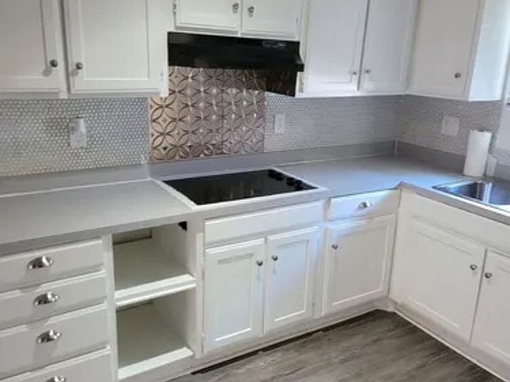 3rd image of 361 Hickory Hill Dr