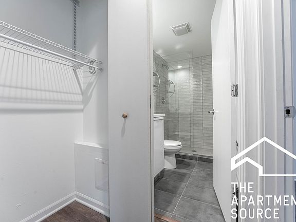 5th image of 940 W Winona St APT 303