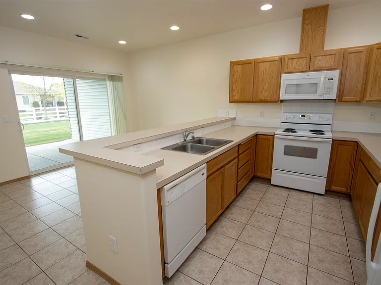 7519 N Perry St — Photo 13
