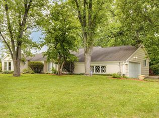 21 Lancaster Ln, Lincolnshire, IL