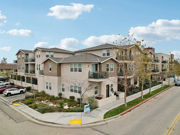 Yolo West Apartments — Photo 19