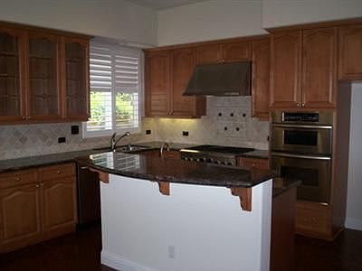 4th image of 1957 Oak Crest Dr