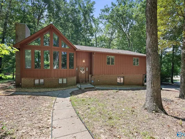 108 Quail Hollow Rd NW, Huntsville, AL 35806