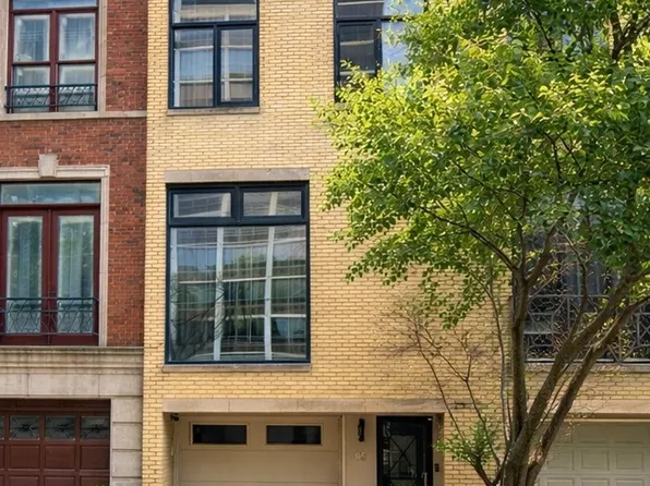 65 W Schiller St, Chicago, IL 60610