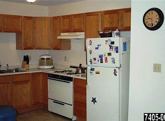 2nd image of 9 Oxford Ct