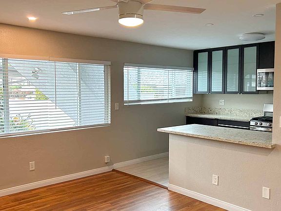 2nd image of 834-838 Diamond St #834