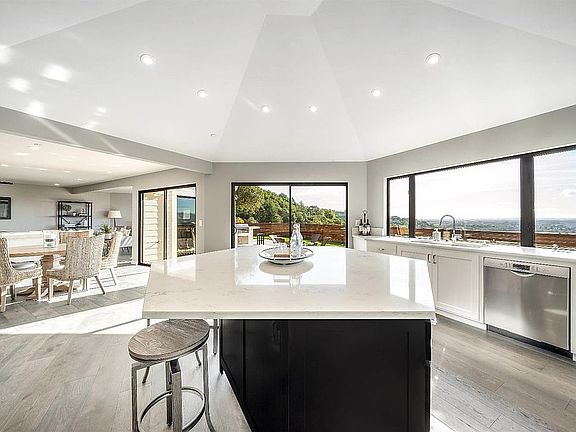 Island Kitchen