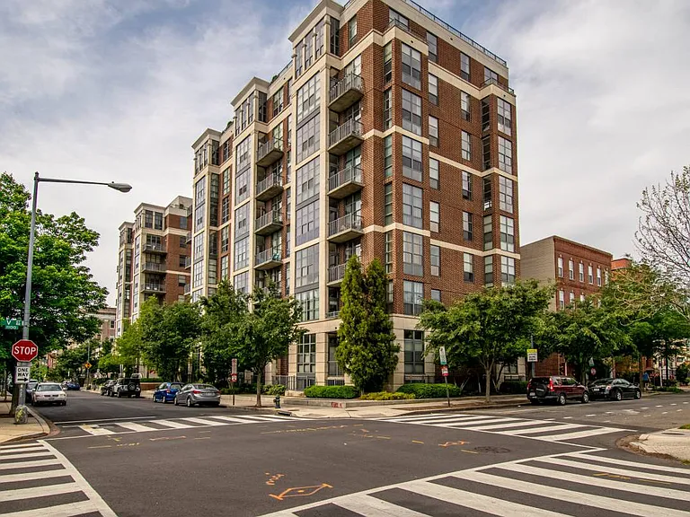 2020 12th St NW #Penthouse 10 — Photo 18