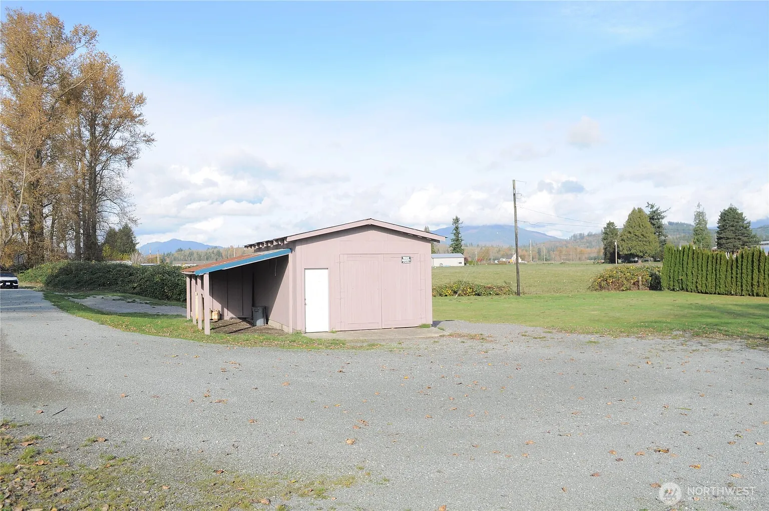 9181 Belleville Road photo 1