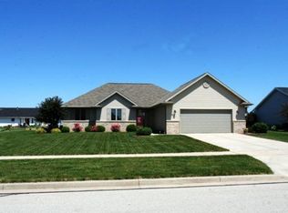 324 Arborvitae Ln, De Pere, WI 54115
