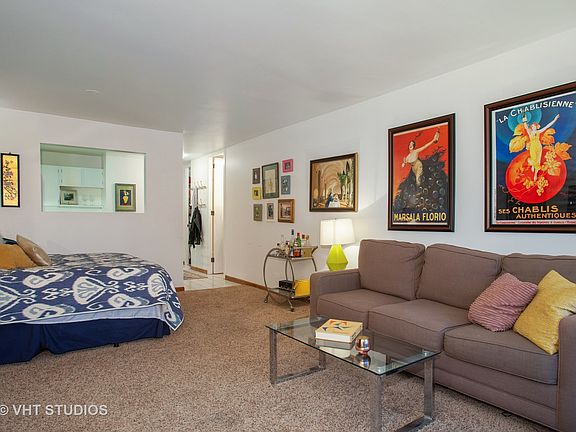 3rd image of 2020 N Lincoln Park W APT 9B
