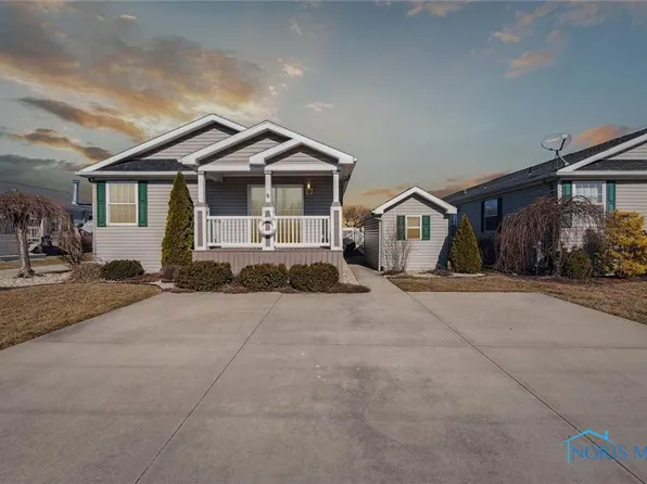 8861 White Crane Way, Oak Harbor, OH 43449