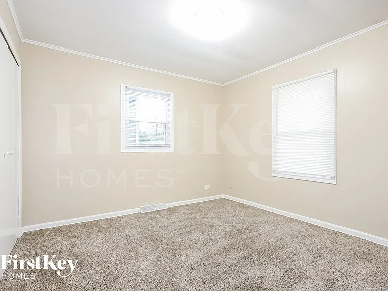 510 E Clarendon Dr — Photo 10