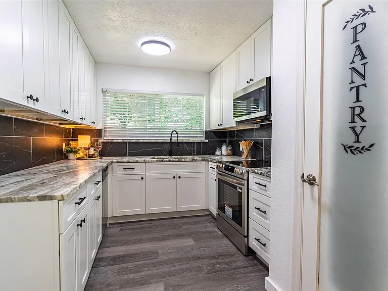 4855 Sulley Dr — Photo 11