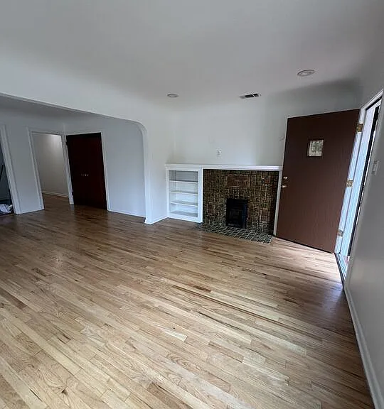 831 Wilcox Ave — Photo 3